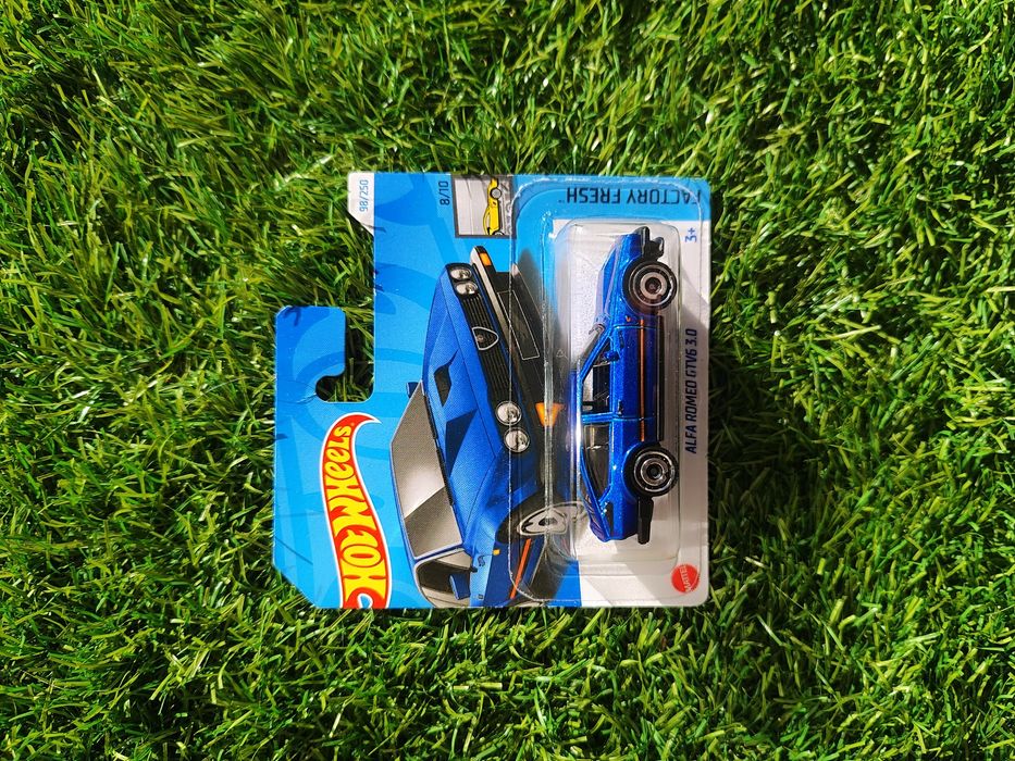 Hotwheels Alfa Romeo GTV6 3.0 2024 1/64