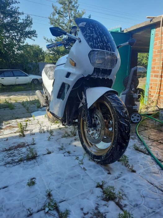 Suzuki gsx 750f KATANA