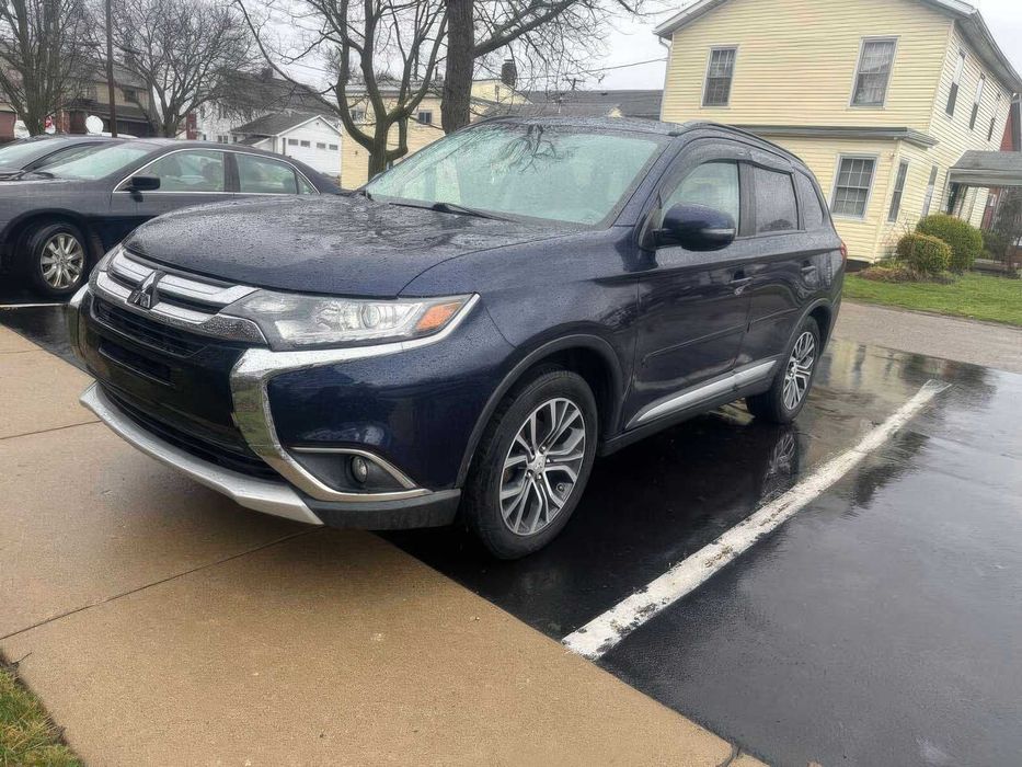 Mitsubishi Outlander      2016