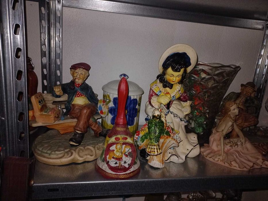 Antiguidades*Porcelanas*Secla*Bordallo*Vidros*Coleccionáveis