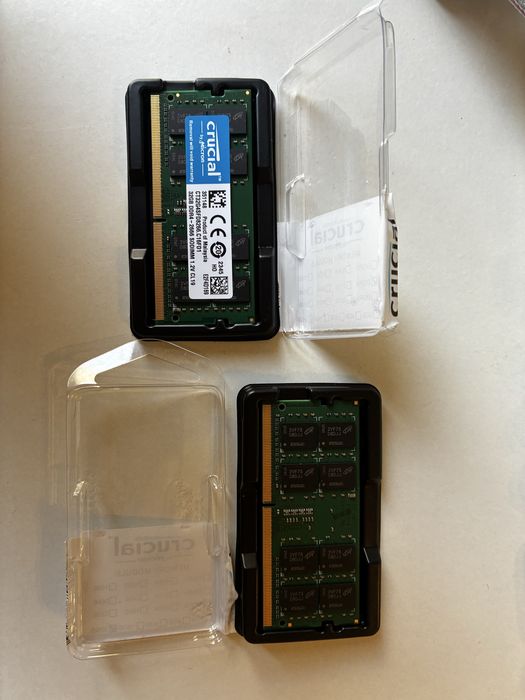 2 Memórias RAM DDR4 da Crucial, 32GB cada uma
