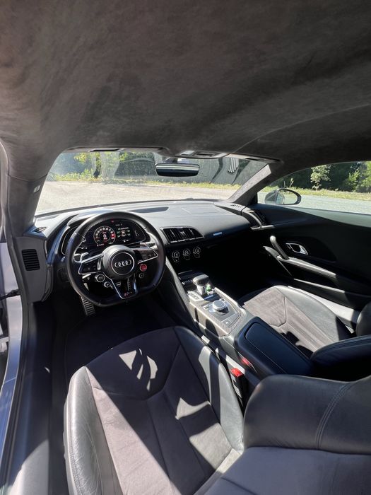 Audi r8 v10 plus