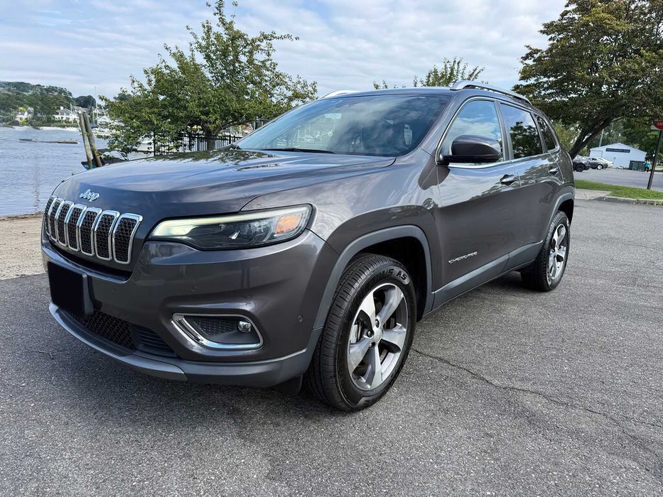 Jeep Cherokee      2021
