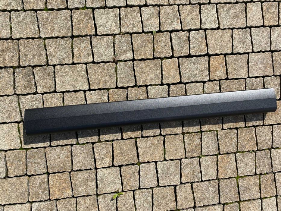 Belka Thule WingBar Edge 77 cm Black