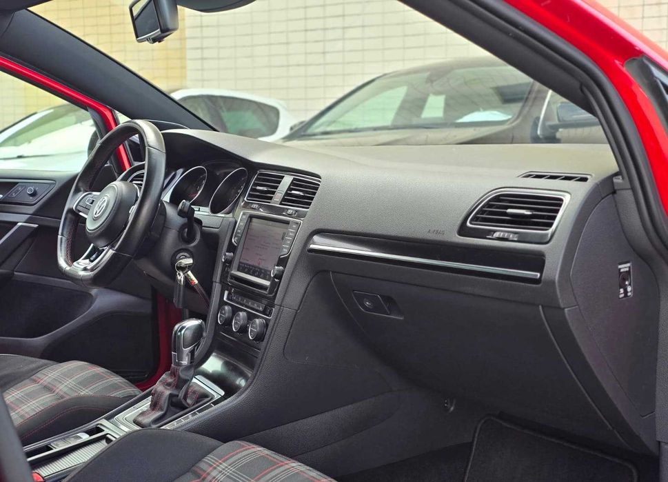 Volkswagen Golf 7 Gti 2.0Tsi 220Cv DSG (Full Extras)