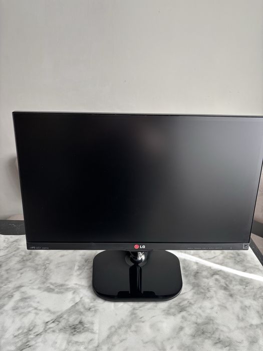 Монитор LG 24 дюйма 60 герц