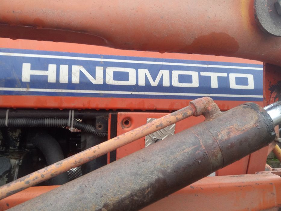 Трактор  японець