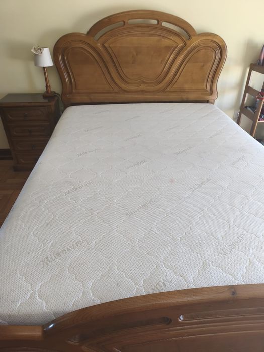 Cama de casal + estrado + colchao