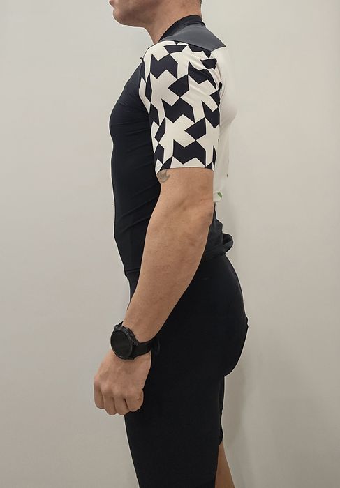 Jersey topo de gama ASSOS EQUIPE RS Prof Series.