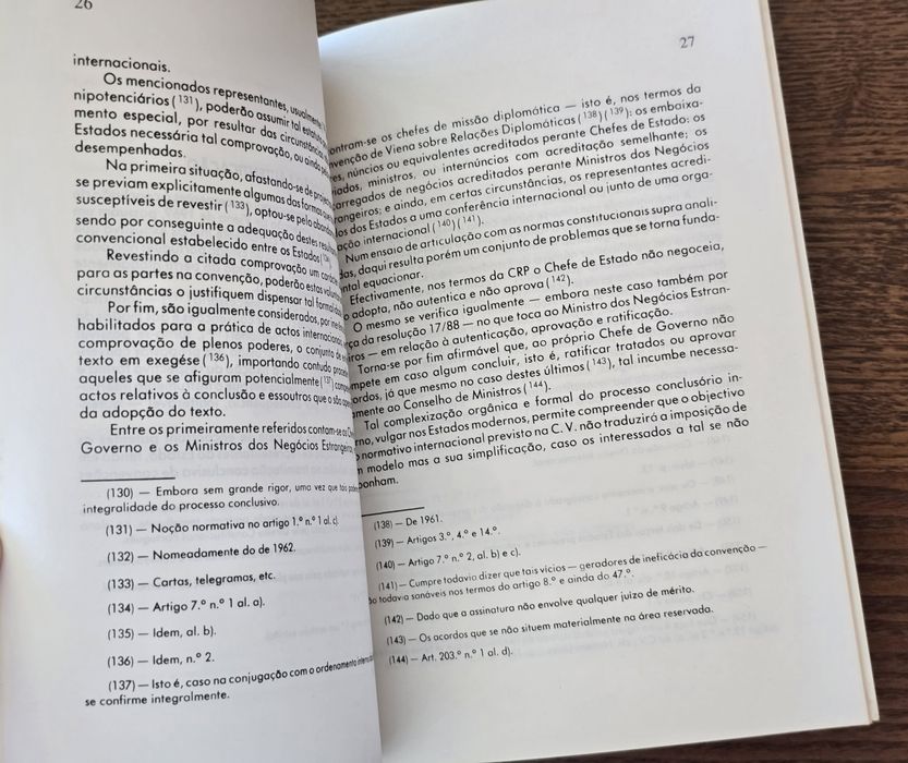 Legal Books / Law / 1 = €2.5 / 10 = €2064285839165953122