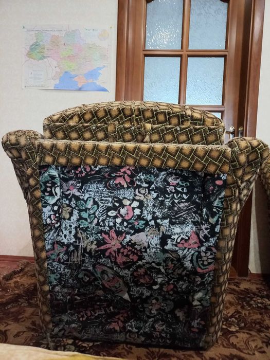 Диван та два крісла