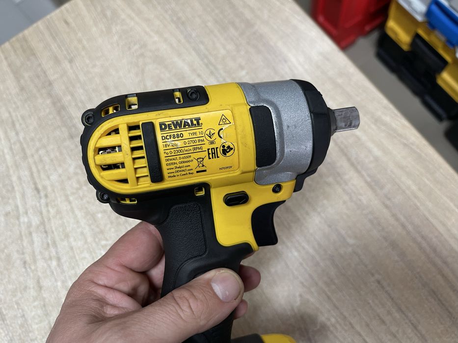 Dewalt DCF880 /  акумуляторний гайковерт Девольт 1/2