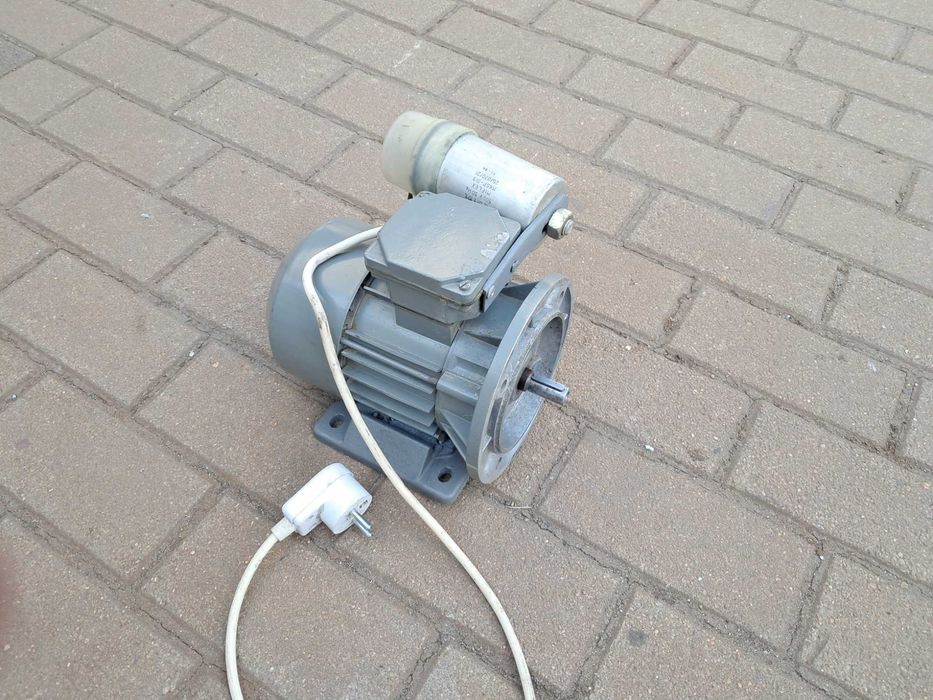 Silnik elektryczny 0,37kw obroty 2800  220v  230v jednofazowy. Wysyłka