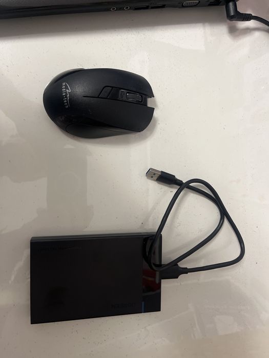 Laptop ASUS 17 cali, dysk SSD 512 GB. + dysk przenośny  300 GB