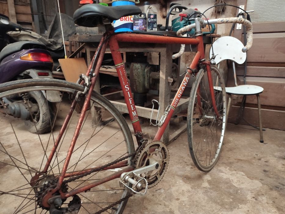 Bicicleta profissional de corrida antiga do Luís octana