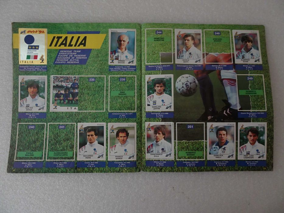 Caderneta de cromos de futebol Euro 92 Panini (faltam 104 cromos)