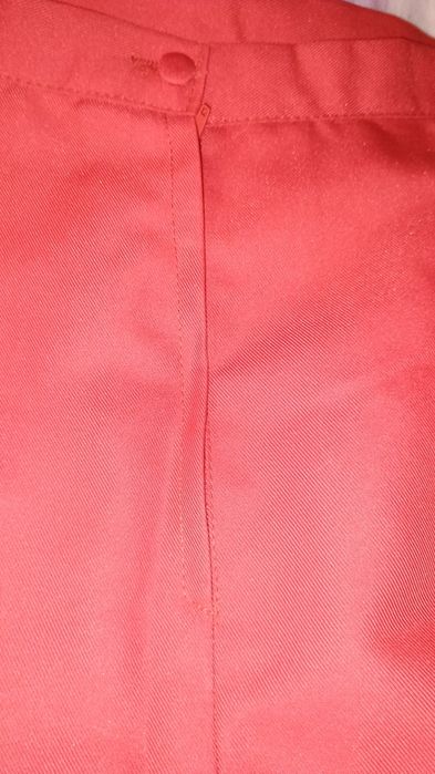 Damska czerwona spódnica