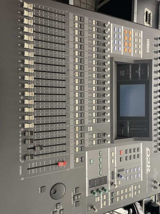 Mesa digital yamaha 02 r