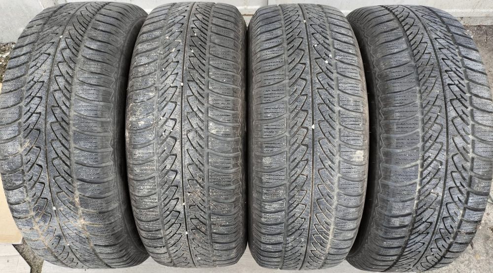 Felgi z oponami zimowymi Audi Q7 Q8 8x18 ET26 5x112