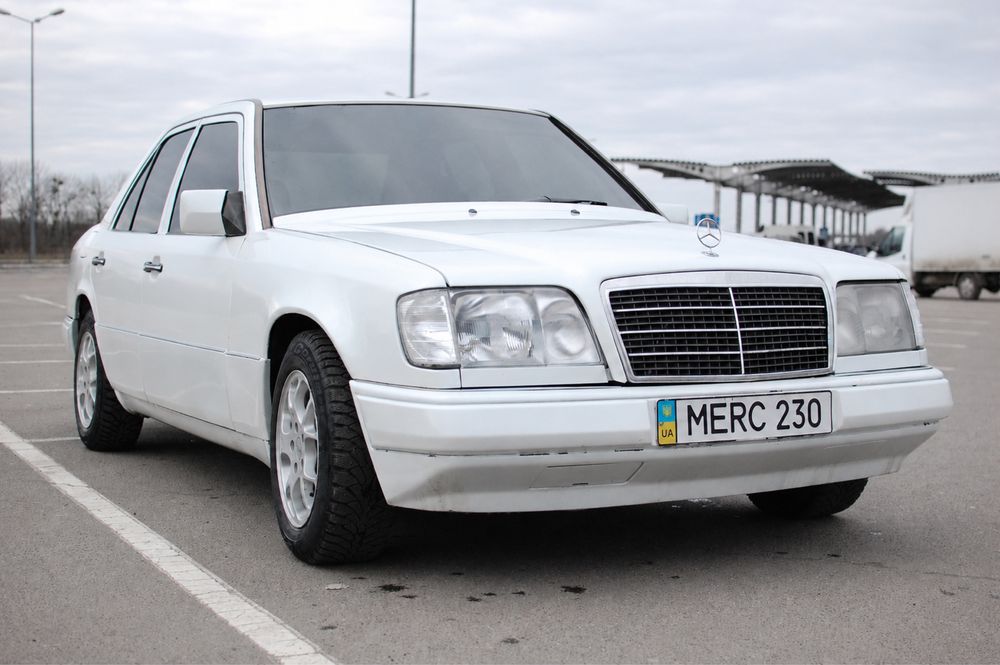 Продам MERCEDES 124 230