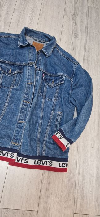 Levis  L.         .