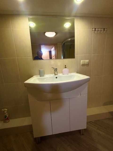 Подобово  новобудова м.Чернігівька ,м.Дарниця,м.Лісова