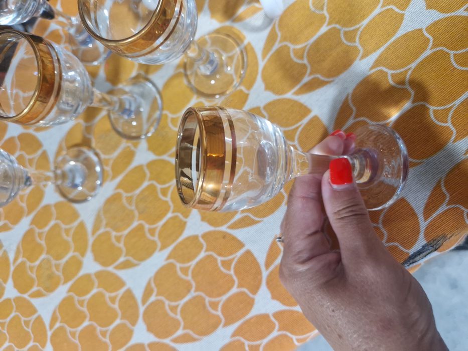 Conjunto chávenas café e cálices