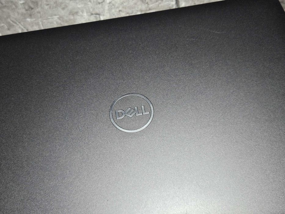Laptop Dell Latitude 5501 FHD i7-9850H 32GB DDR4 256G SSD UHD 130W W11