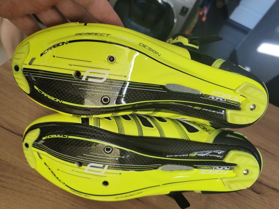 Buty rowerowe Force Fluo SPD carbon rozm 42
Force SPD carbon rozm 42
F