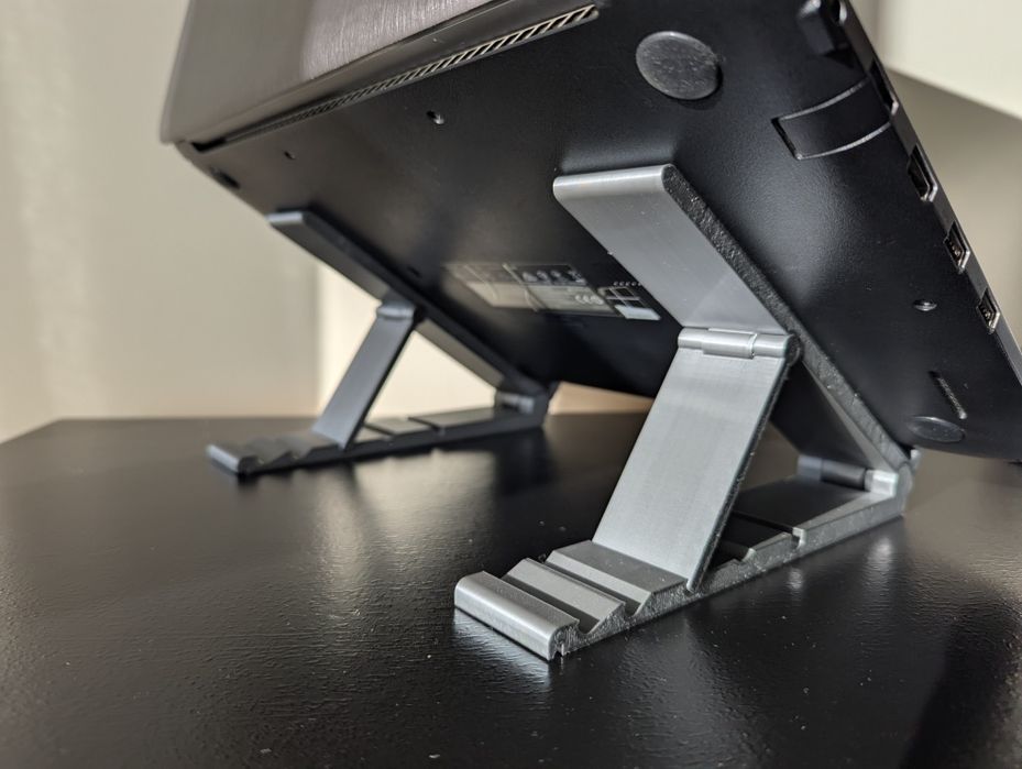 Suporte para PC ajustável