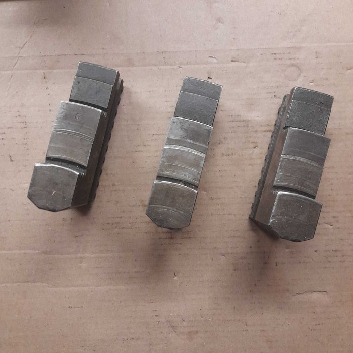 Szczeki tokarskie 315 prawe bison bial