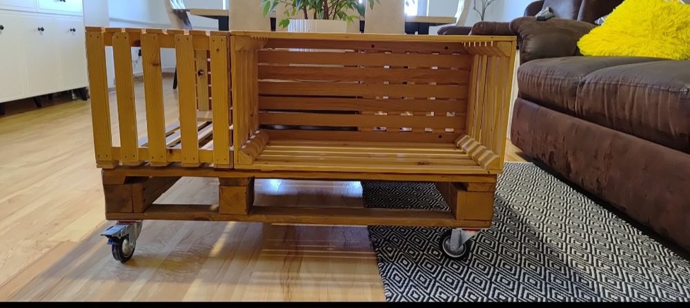 Stolik kawowy drewniany handmade na kółkach
