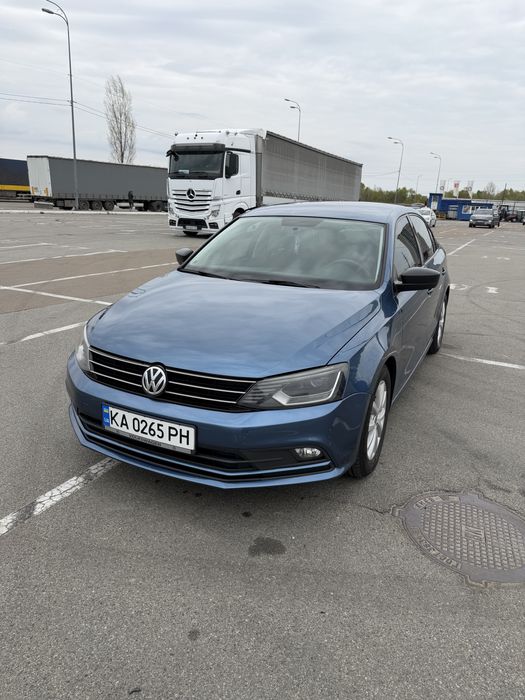 Продаю Volkswagen Jetta 2015