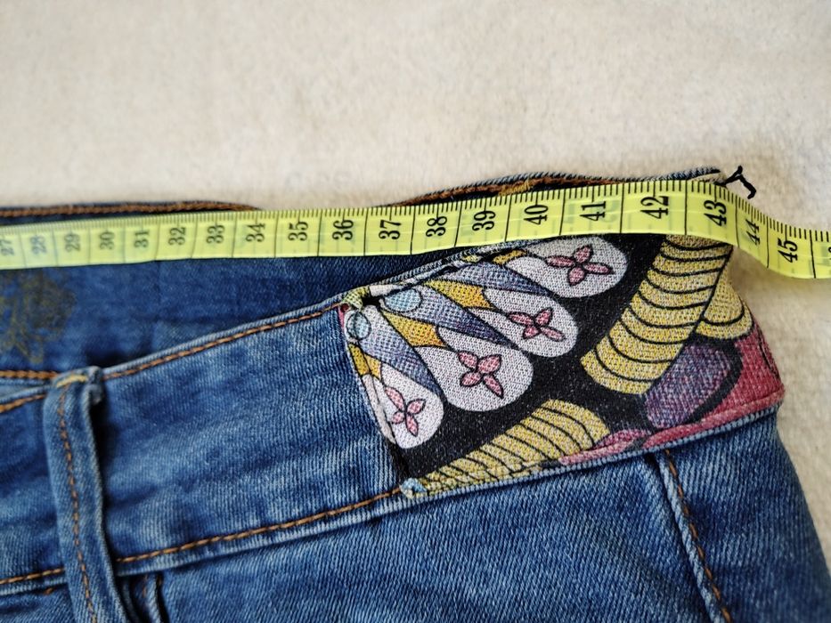 Spodenki Desigual - r.32 - XL
