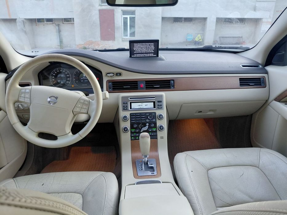 Volvo  XC70  2.4 дизель D5 для ЗСУ