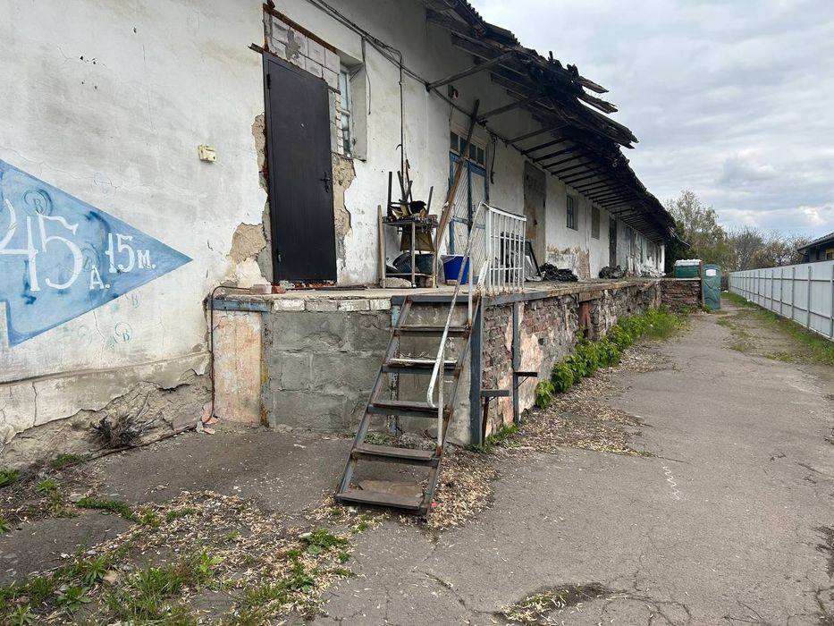 Здається складське приміщення