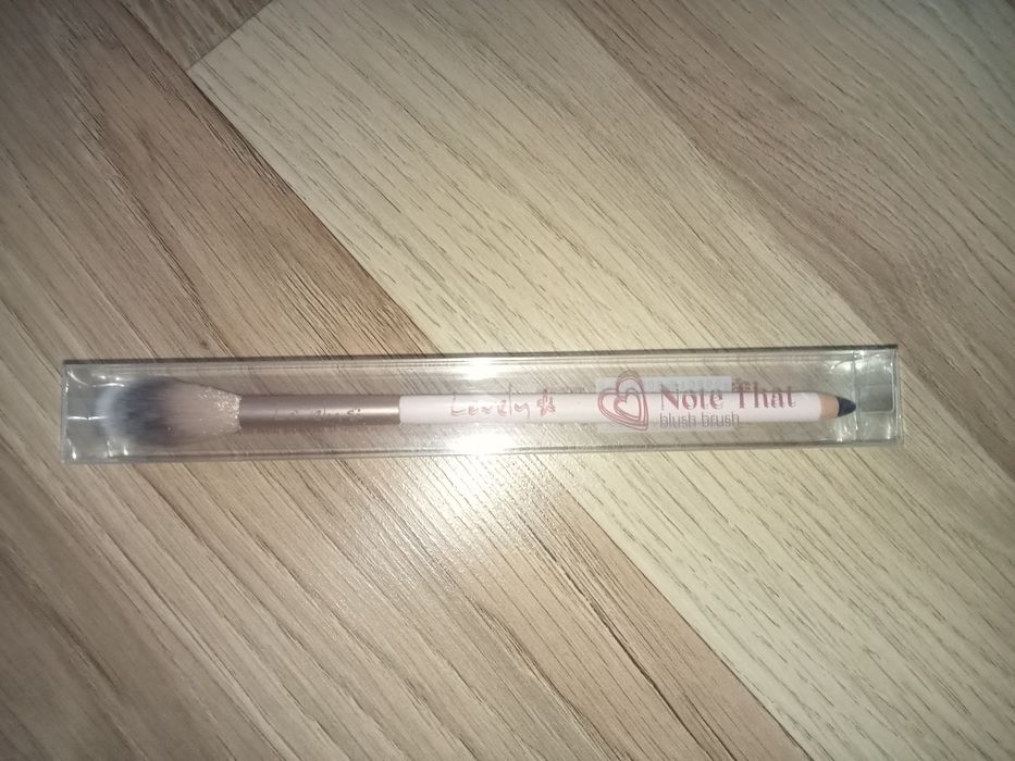 Pędzel do różu lovely note that