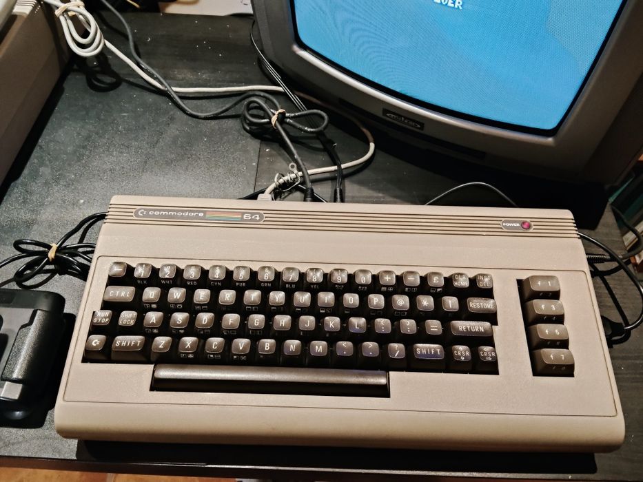 Computador Commodore 64 Breadbin