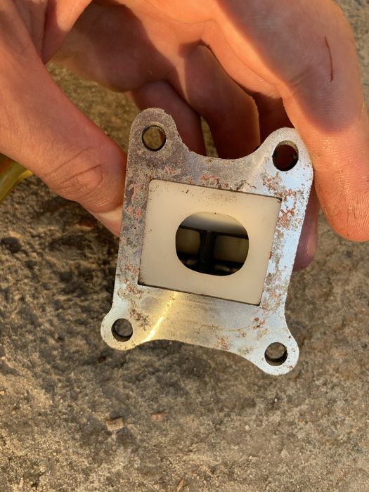 Деталі від мотоциклу