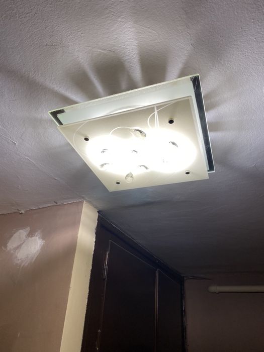 Plafon sufitowy w b.dobrym stanie