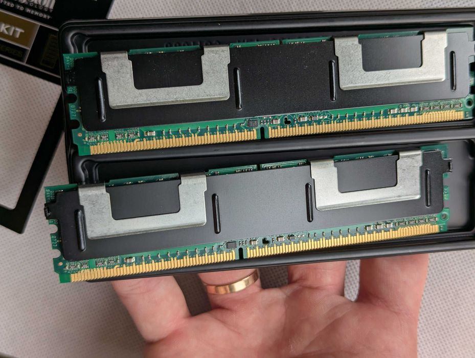 Нова ретро KIT 2x1 GB Серверна ECC REG DDR2 Kingston PC2 5300