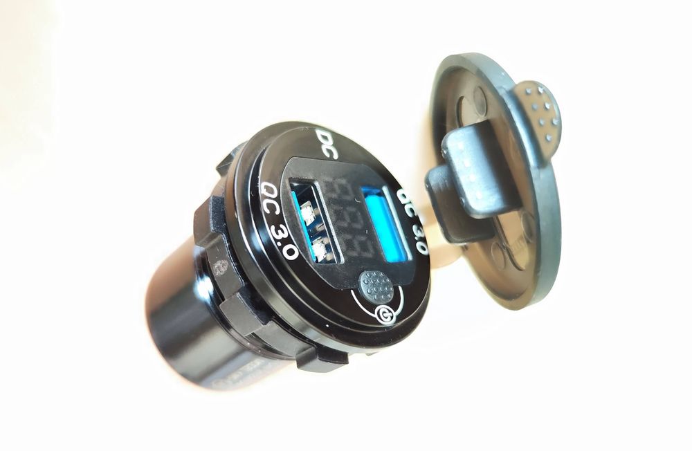 KWG-L4S Автомобільна швидка зарядка USB-A QC 3.0 з вольтметром