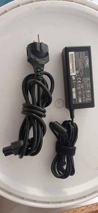 Carregador para portátil Lite on impecável
