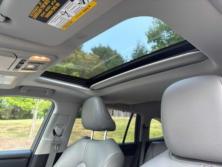 Toyota Highlander Hybrid      2022