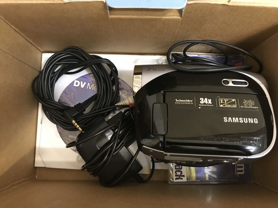 Видеокамера Samsung VP-DX103I