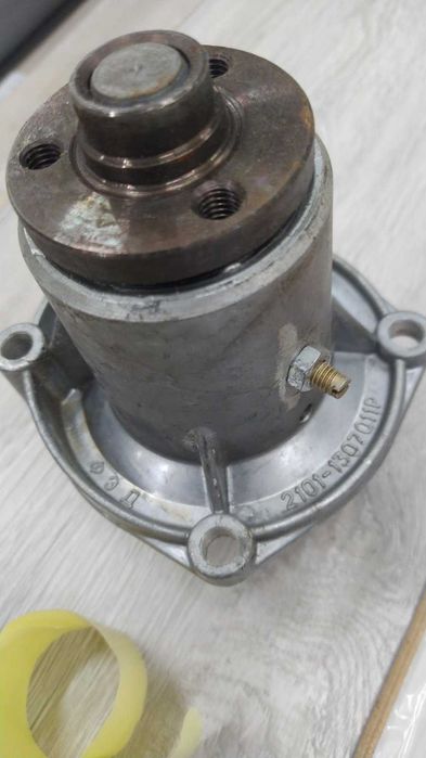 Помпа водяна системи охолодження двигунаавтомобіляВАЗ ФЕД 2101-130711р