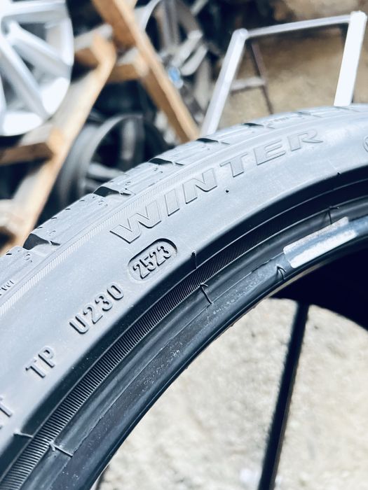Шини Резина Зимові  23Рік 315 30 21 Pirelli Sottozero 3 2шт