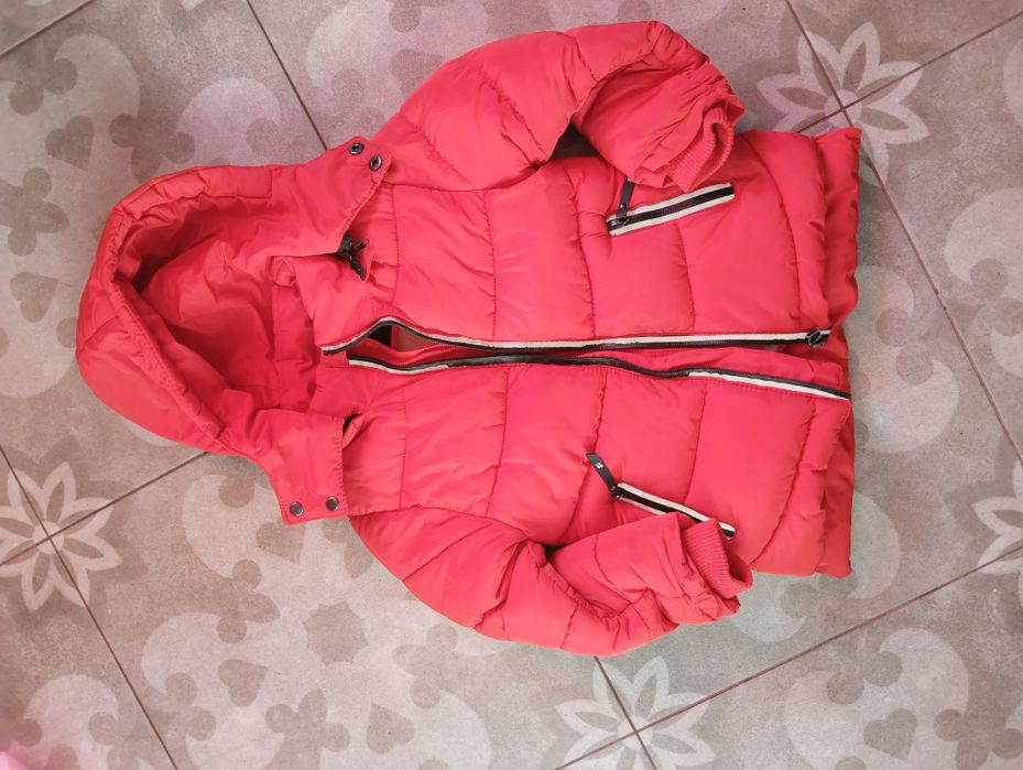 Отдам куртку на девочку 98 см
