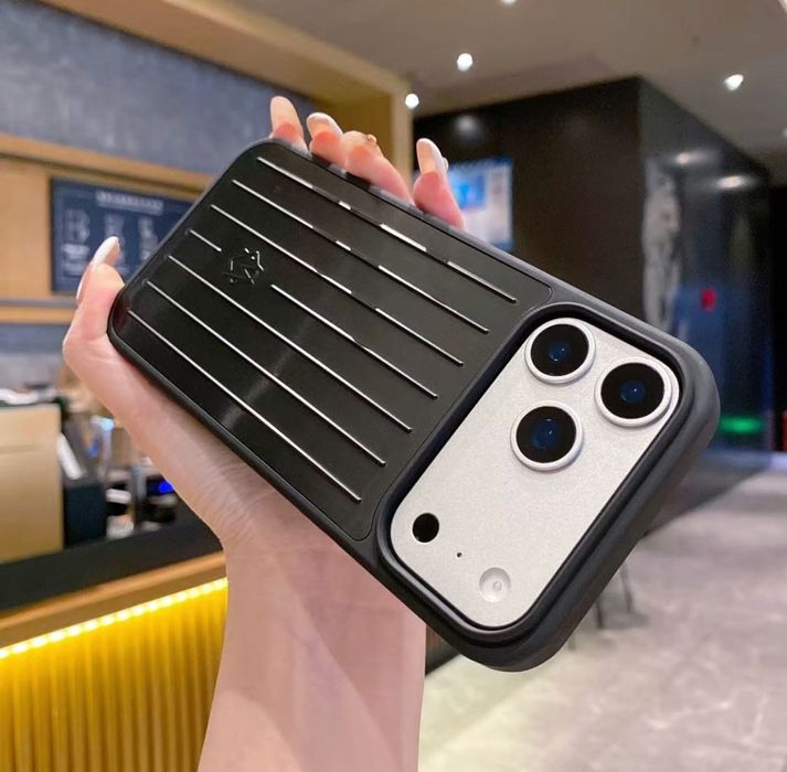 Чехол Rimowa 17 pro max 17 pro luxe алюминий