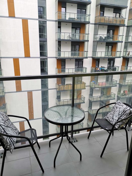 Kasprzaka 29c, na godziny/doby lub dłużej.